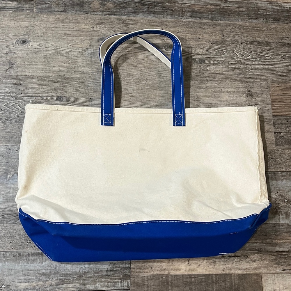 L.L Bean Limited Edition Boat and Tote For the National Parks Collection: Acadia - Picture 5 of 11